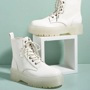 White beige boots size 36